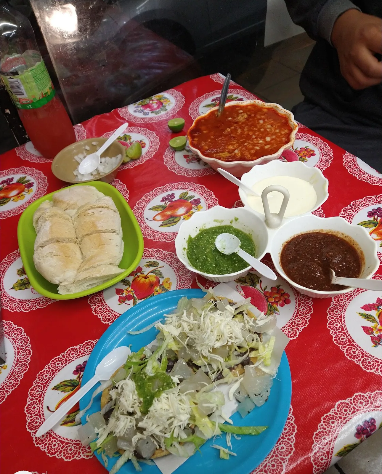 Tostadas con sus salsas